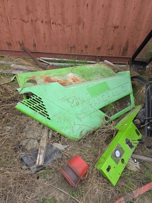 Piese merlot capota capotaj