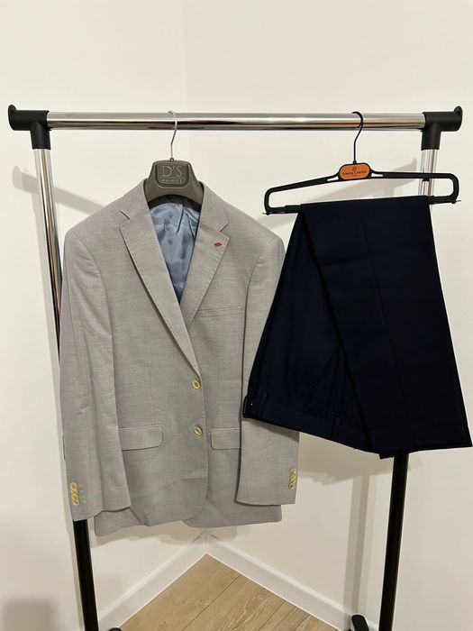 Vand costum barbati marimea 46