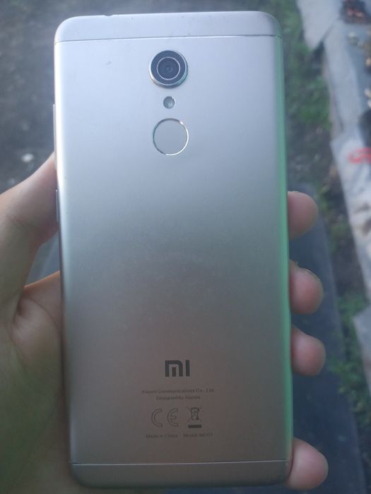 Телефон хороший не разбитый разрезается медленно 16гигов  лазутина 122