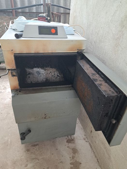 Vând cazan de lemne Vigas 25kw
