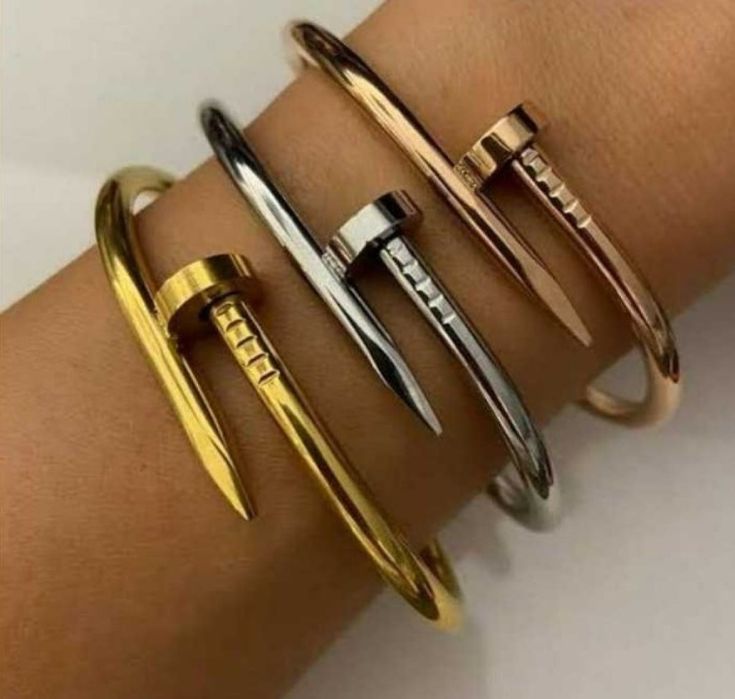 Гривни от медицинска стомана