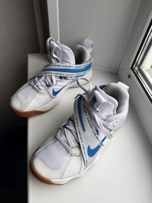 Волейбольные кроссовки Nike