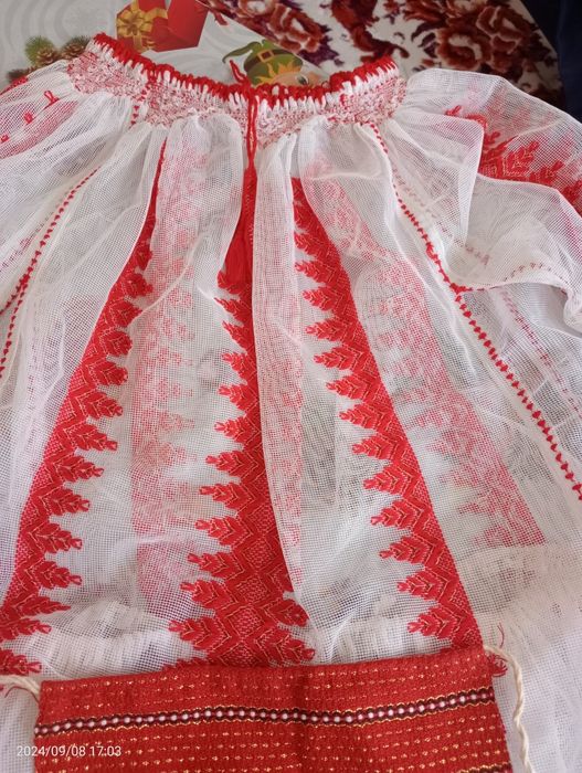 Vând costum popular fete