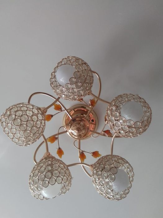 Продам люстру пять рогов