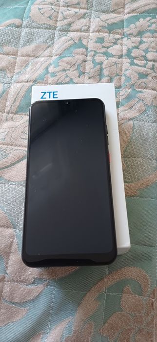 Мобильные телефон ZTE Blade V10