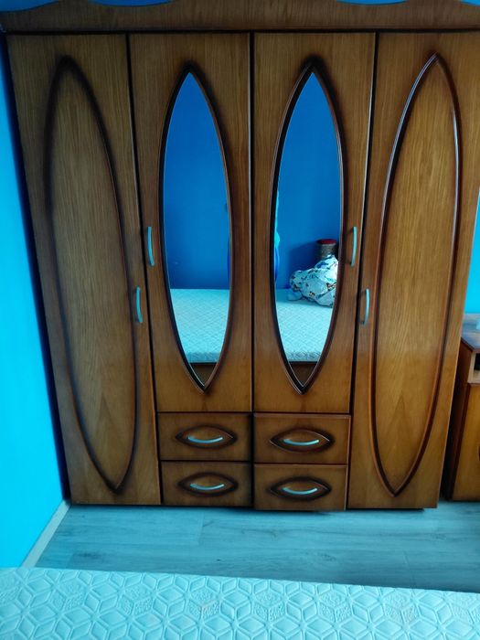 Vând mobila dormitor