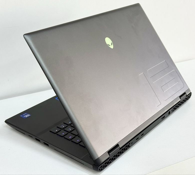 Gaming Alienware M16 R2 Ultra 9 185H RTX4060 240Hz 2.5K WQXGA Laptop