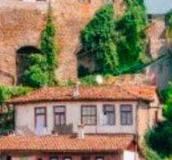 Къща с готов инвестиционен проект в старата част на гр. Велико Търново