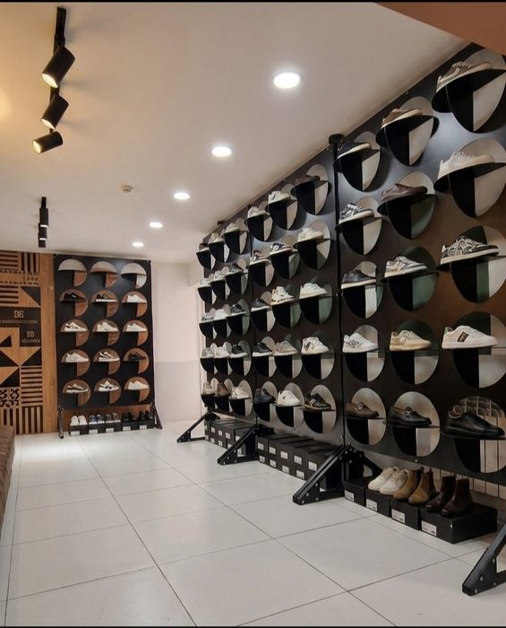 Стеллажи для магазина обуви