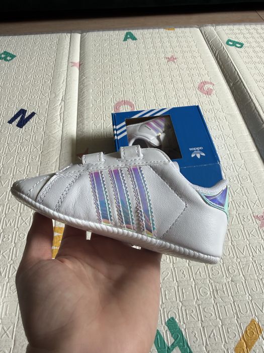 Бебешки обувки adidas
