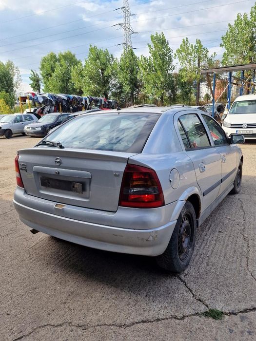 Dezmembrez Opel Astra G Hatchback F48_, F08_, T98 2004 1.6 L55 62Kw|84Hp