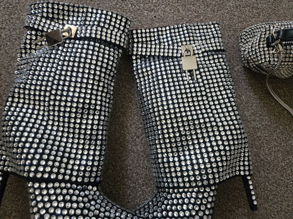 Елегантни Ботуши и чанта