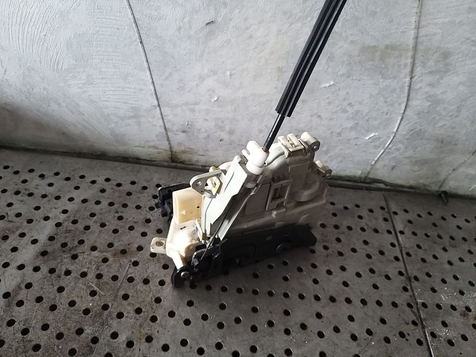 Broasca usa dreapta spate audi a4 b8 8k 8k0839016c