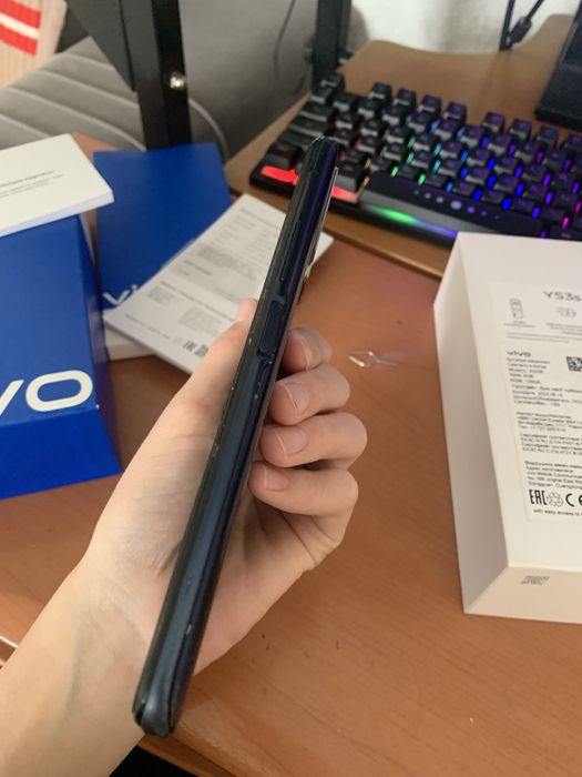 Vivo Y53s.