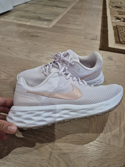 Дамски маратонки Nike Revolution 6