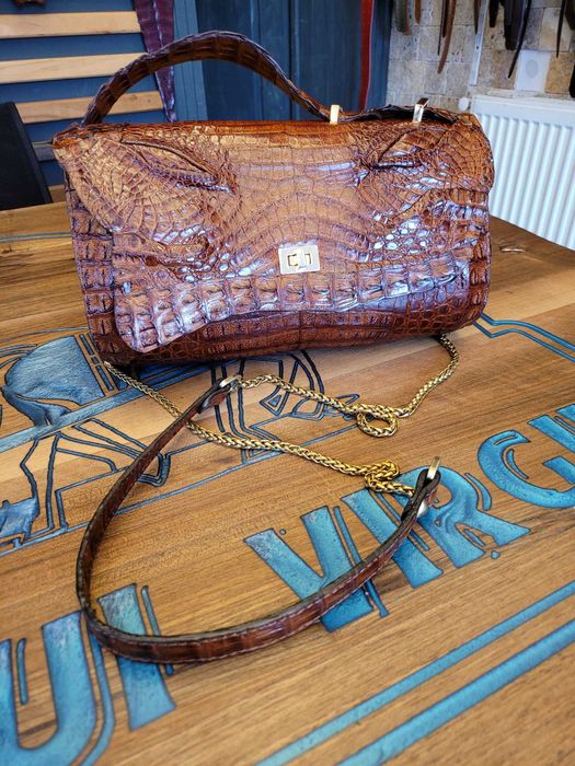 Reparatii genti, reconditionare piele, fermoare, manere, curele