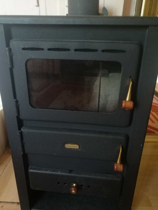 Продавам. Камина, ползвана много  малко!