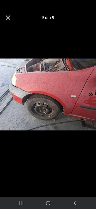 Vand  capota motor fara rugina are putin sărit lacul de pe ea aripa st dr fara rugina