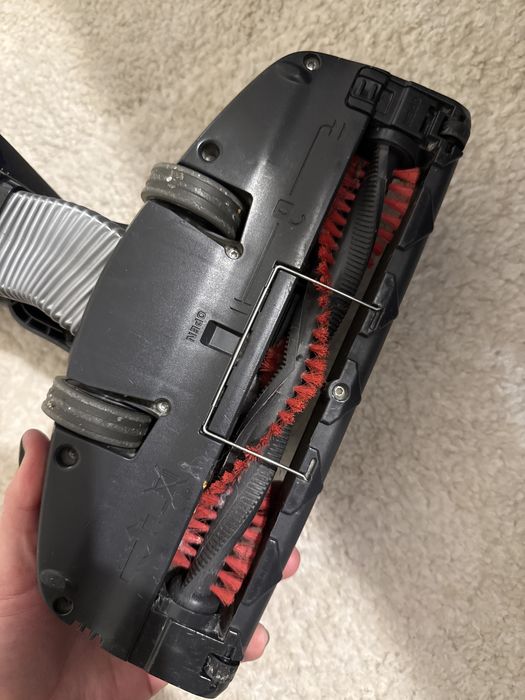 Aspirator electrolux vertical fara baterie