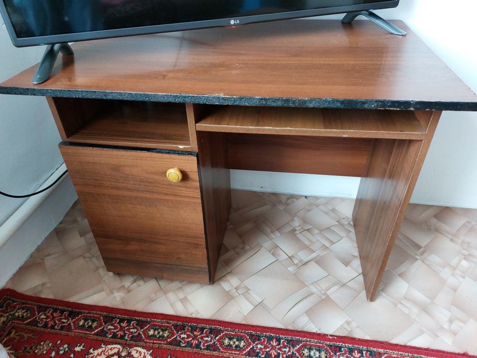 Продам тумбу под телевизор (тумба, тумбочка)