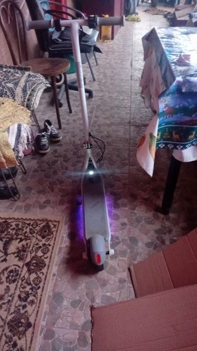 Vând trotineta electrica ninebot