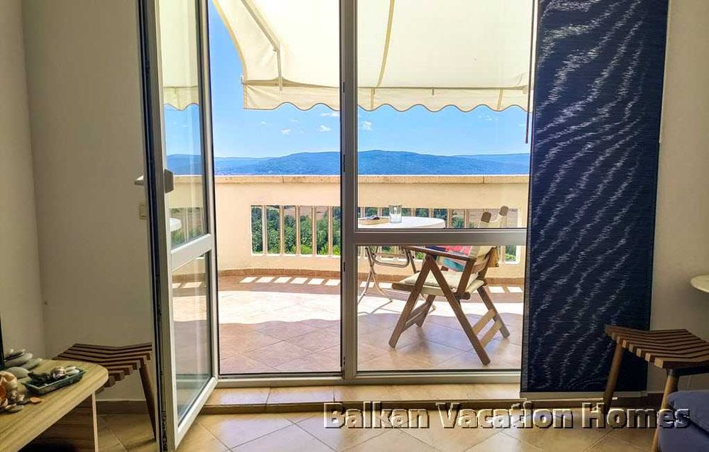 Двустаен апартамент с гледка море в Бяла