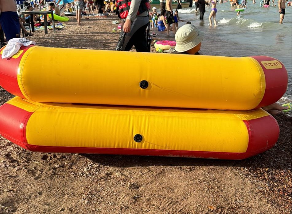 Водный диван,банан