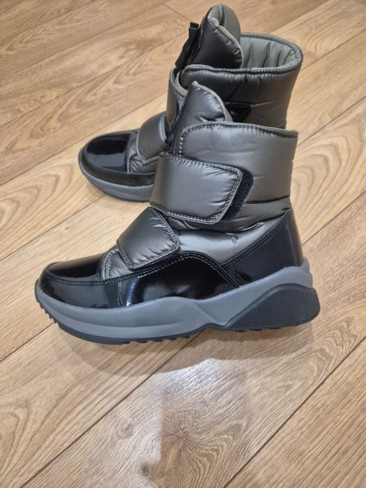 Продам сапоги « JOG DOG»