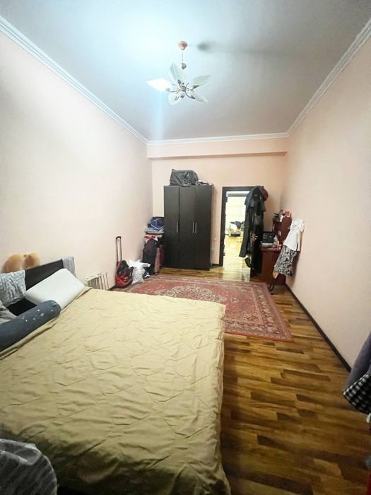 Tezda 2 xonalik 1 qavatda sotiladi