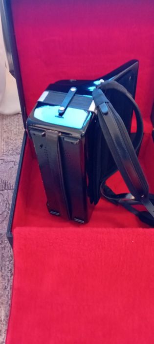 Acordeon Verona Cantora(Welmeister)120 bani 11+5 reg.nu se repeta reg.