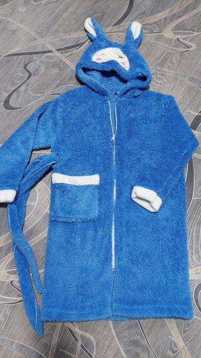 Продам халат на 5-7 лет