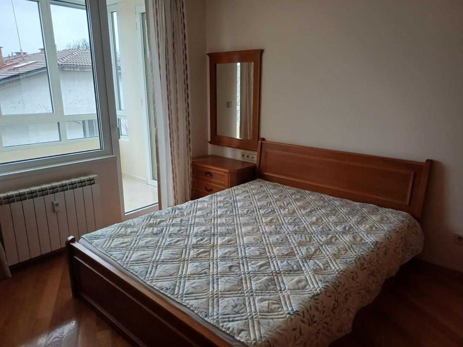 Тристаен апартамент Медицинска академия