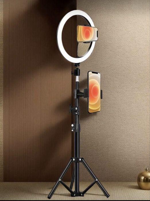 Трипод със светещ  ринг и стойка за телефон