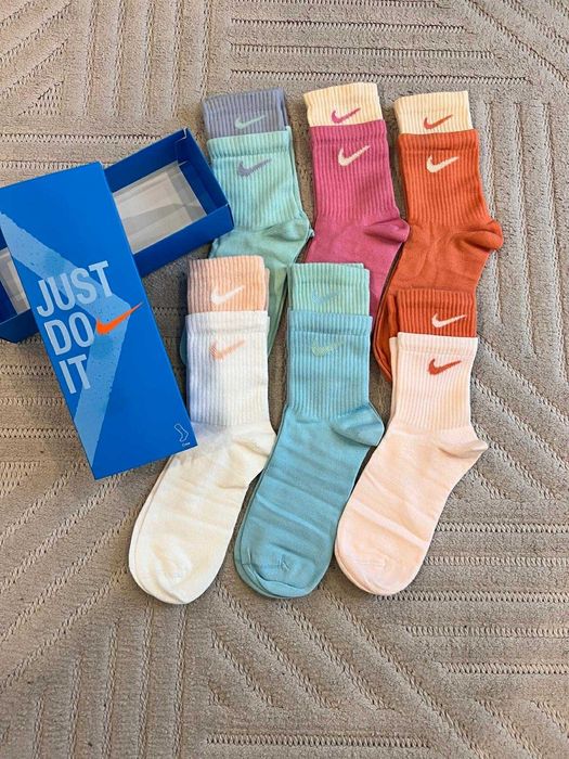 Ароматизирани чорапи в кутия.