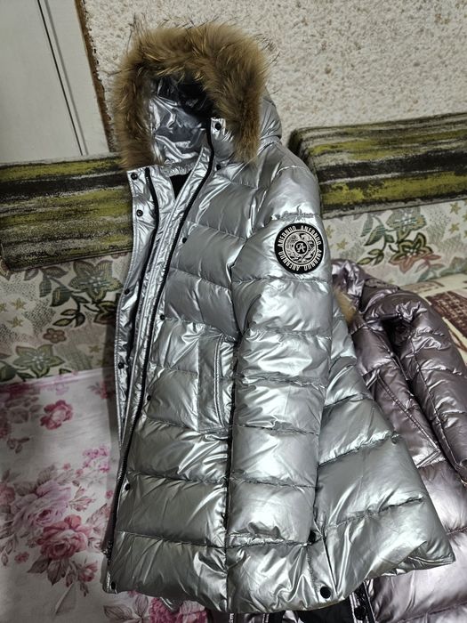 Куртки зима, по 5000 продам.