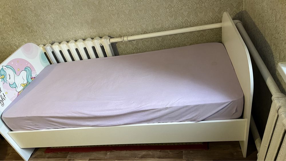 Продам кровать с матрасом