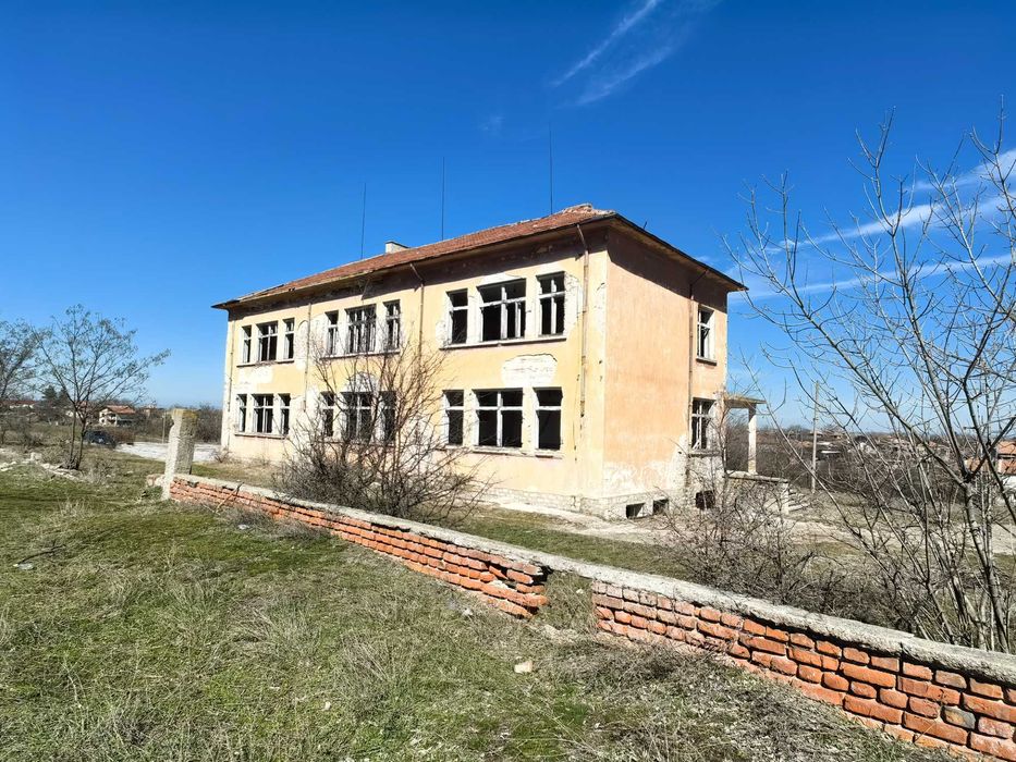 Продава се Промишлена сграда в с. Ханово, Област Ямбол - 387 кв.м за 388 €/кв.м - Снимка #1