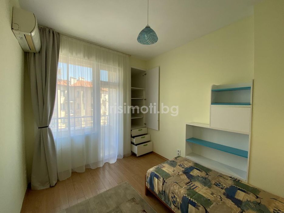 Дава се под наем Тристаен апартамент в София, Център - 82 кв.м за 947.58 € - Снимка #11