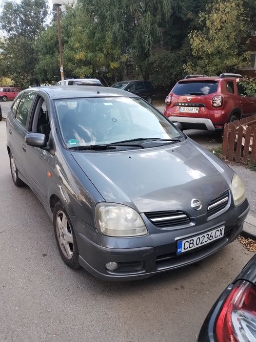 Продавам Нисан Алмера Тино