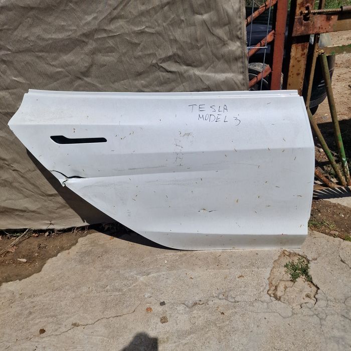 Tesla Model 3 задна дясна врата