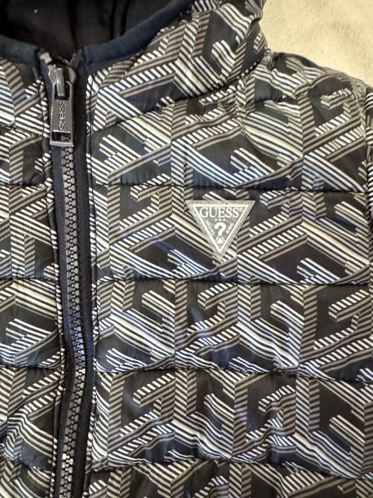 Пролетно яке на GUESS 7 год