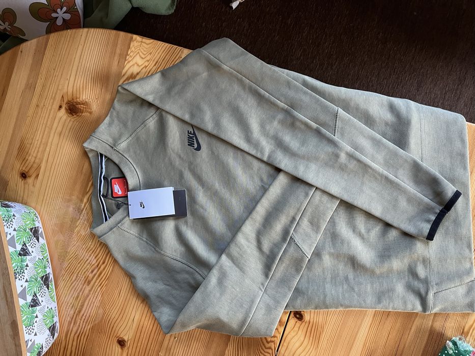 Пуловер на най найк