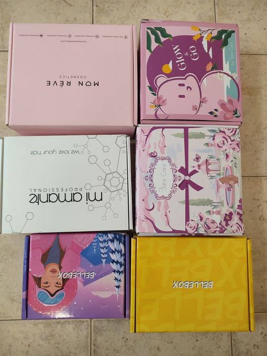 Подарявам кутии за козметика