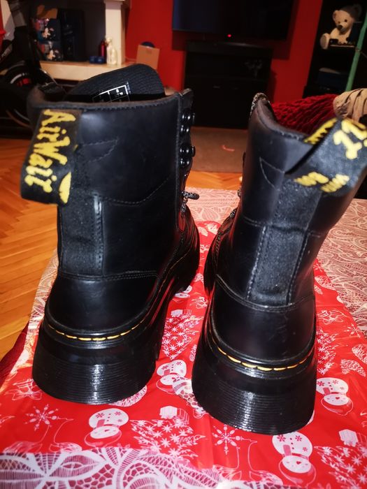 Кожени кубинки Dr. Martens