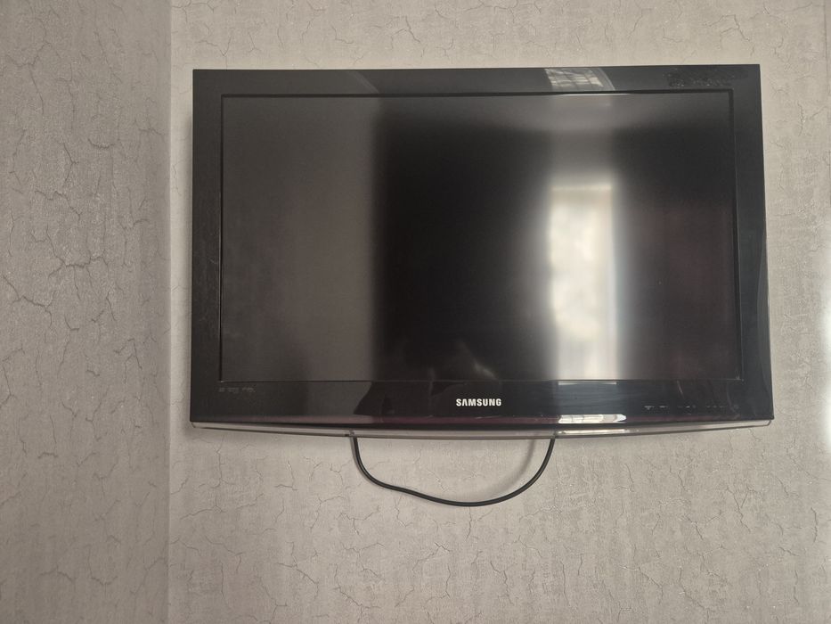 Телевизор Samsung .