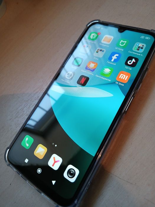 Смартфоны Xiaomi и ещё