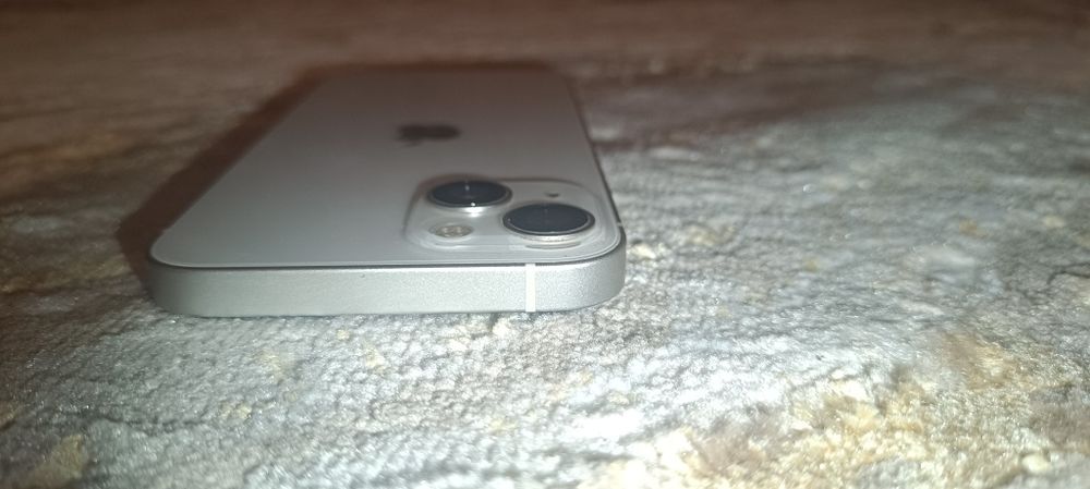 Айфон 13 в отличном состоянии