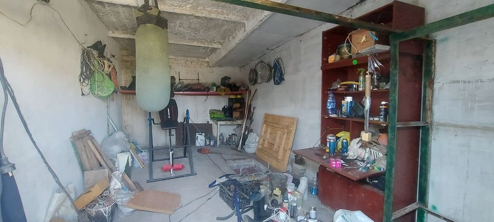 Продается капитальный гараж в Юпитере.
