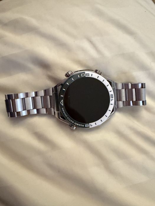 Vând Huawei watch Ultimate