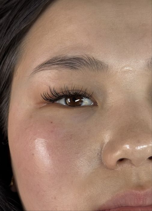 Ищу моделей на наращивание ресниц 4000тг